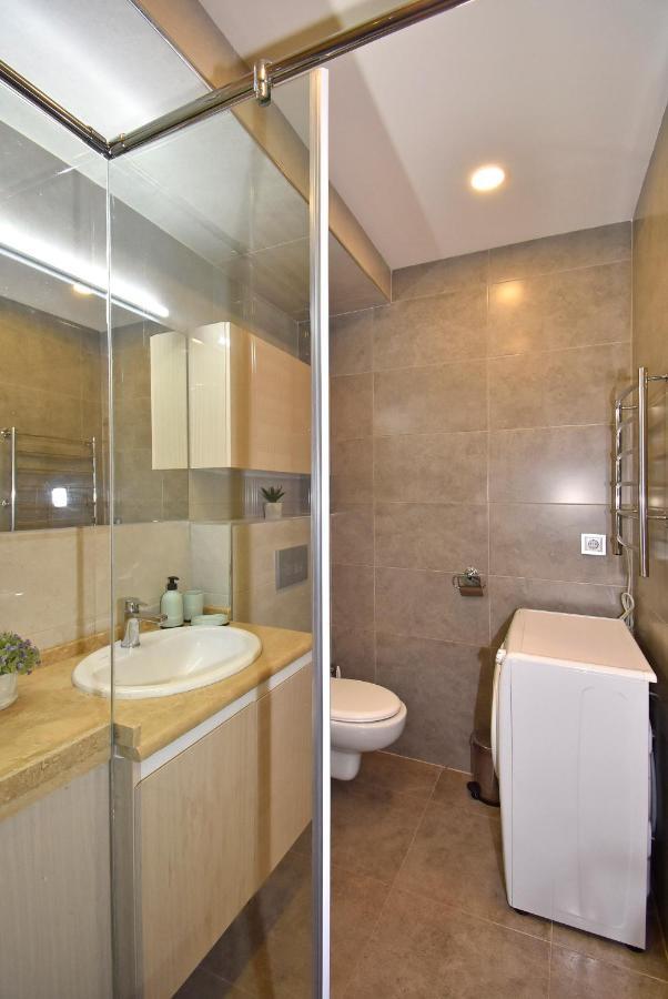 Home4You Apartments On Koghbatsi Yerevan Exterior photo