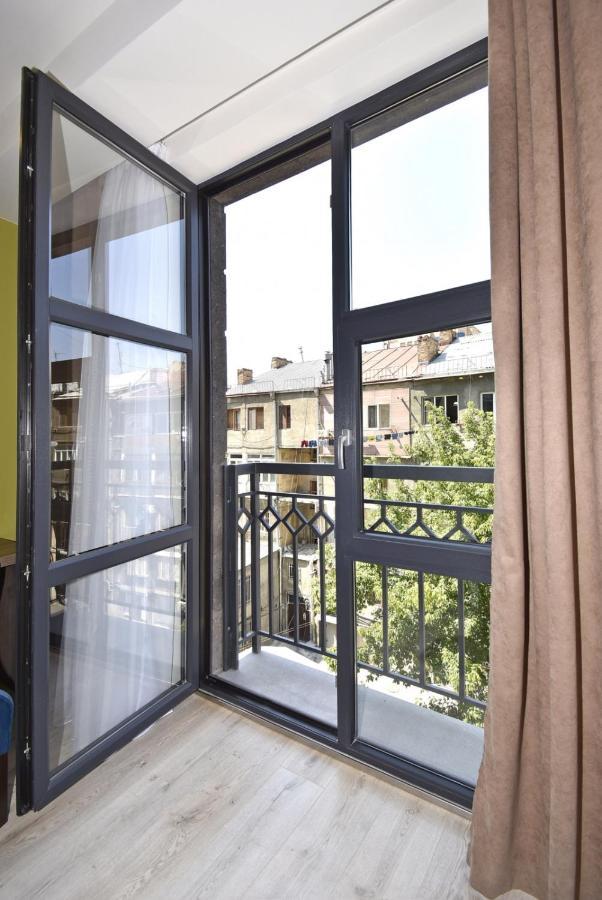 Home4You Apartments On Koghbatsi Yerevan Exterior photo