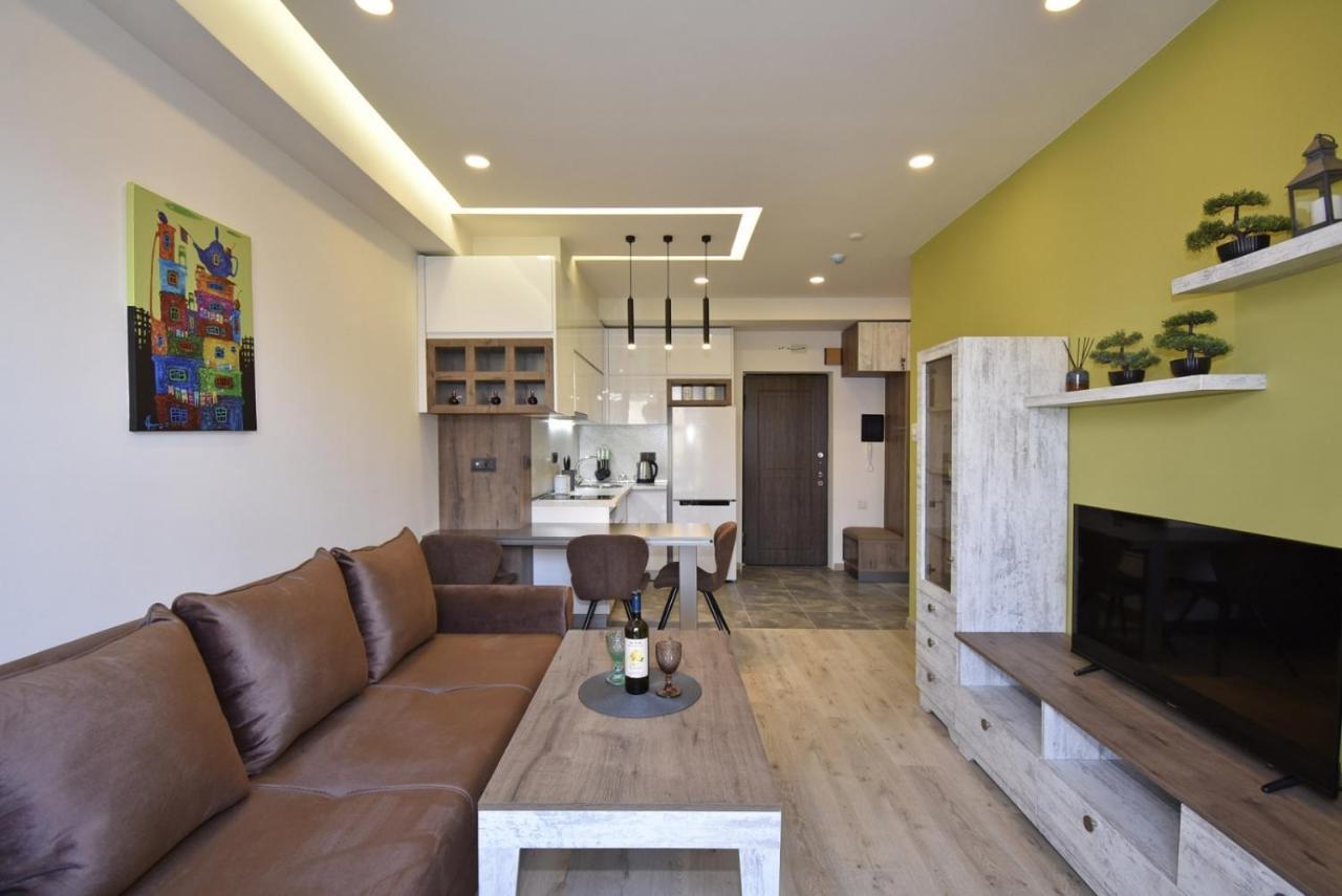 Home4You Apartments On Koghbatsi Yerevan Exterior photo