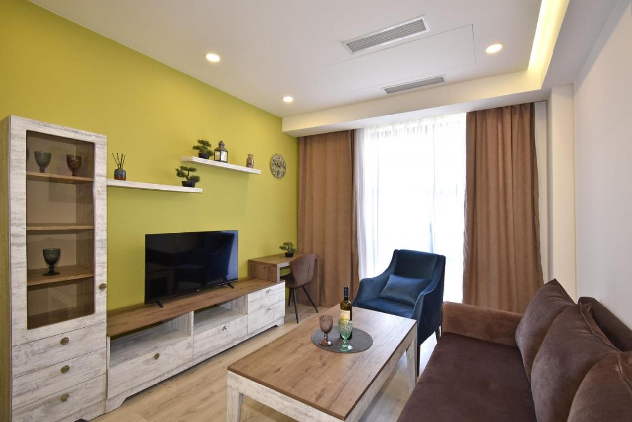 Home4You Apartments On Koghbatsi Yerevan Exterior photo